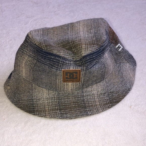 DC Fall Blue Tan Plaid Logo Bucket Hat - Picture 2 of 6